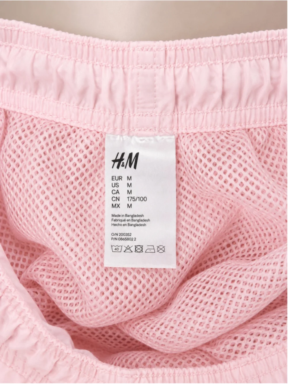 H&M Men’s Light Pink Swim Shorts – Size M
